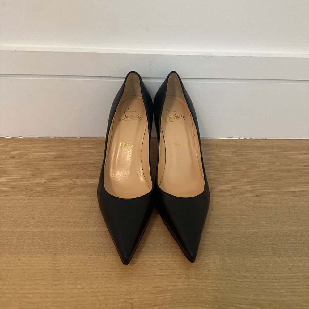 Christian Louboutin leather pumps black pointed-toes, heel. Brand new. 35 1/2
